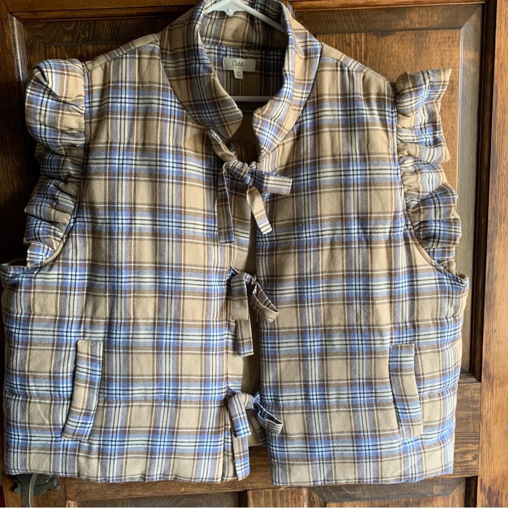 Chic Plaid Puffer Vest like new